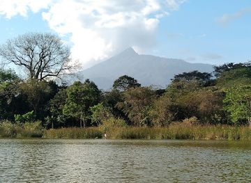 tanzania/rift-valley/landmark/lake-duluti