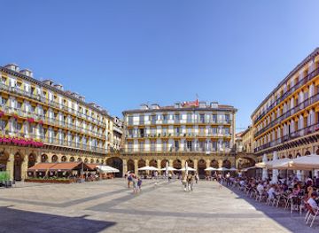 spain/san-sebastian/antiguo/landmark/plaza-de-la-constitucion
