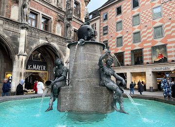 germany/upper-palatinate/landmark/fischbrunnen
