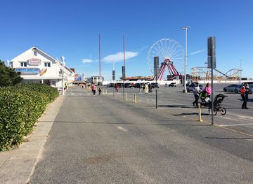 maryland/ocean-city/landmark/hugh-t-cropper-inlet-parking-lot