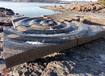 norway/oslo/frogner/landmark/beautiful-sculpture