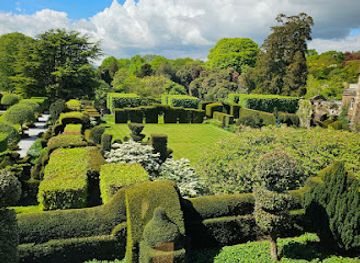 united-kingdom/lake-district-national-park/attraction/holker-hall-gardens-2