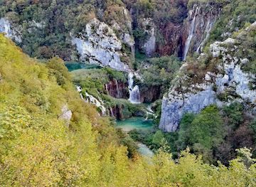 croatia/lika/landmark/caves-of-barac