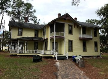 florida/southeast-florida/landmark/house-of-seven-gables