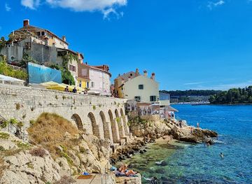 croatia/rovinj-riviera/landmark/plaza-balota