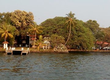 india/kerala-backwaters/landmark/kettuvallam-bridge