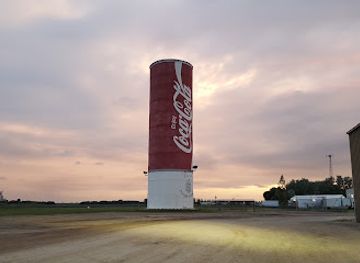 canada/prairies/landmark/world-s-largest-coca-cola-can