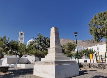 greece/pyrgos/landmark/greek-obelisk