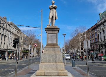 ireland/dublin/landmark/william-smith-o-brien-statue
