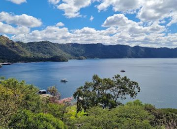 el-salvador/lake-coatepeque/landmark/la-pampa-restaurant