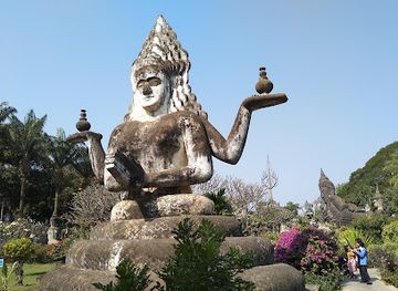 laos/xieng-khouang-plateau/landmark/buddha-park-wat-xieng-khouane-luang