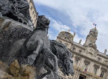 france/lyon/landmark/pl-des-terreaux