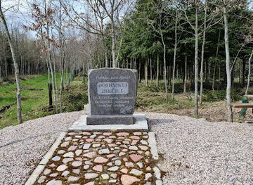 lithuania/samogitia/landmark/parkas-dominikui-dikciui-atminti-ir-akmuo-atminimo