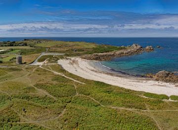 guernsey/pleinmont-point/landmark/loophole-tower-no-9-jaonneuse-bay