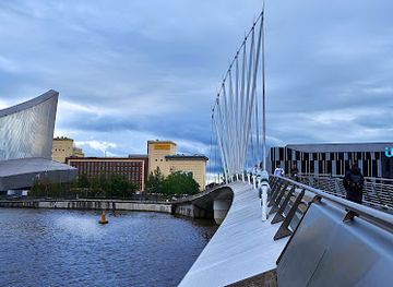 united-kingdom/manchester/salford-quays/attraction/media-city-footbridge