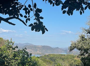 el-salvador/suchitoto/landmark/el-harlequin