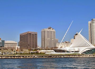 wisconsin/milwaukee/landmark/untapped-tours-milwaukee-city-tours
