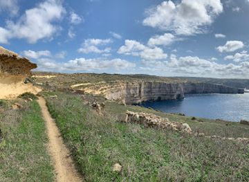 malta/gozo-citadel/landmark/mushroom-rock