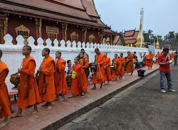 laos/southern-laos/landmark/alms-giving-ceremony-in-luang-prabang