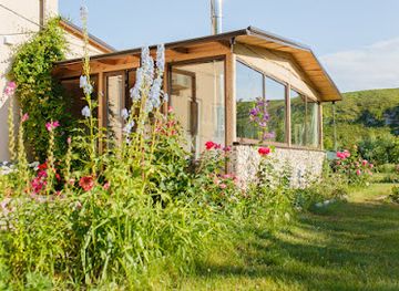 moldova/codru-national-park/landmark/vila-roz