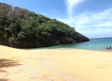 dominican-republic/los-haitises/landmark/playa-onda-samana
