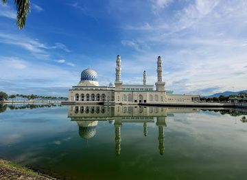 malaysia/kota-kinabalu/likas/landmark/kota-kinabalu-floating-mosque