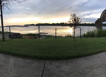 kentucky/henderson/landmark/henderson-river-front
