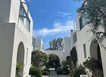 california/santa-monica/landmark/horatio-court-point-of-interest-architecture