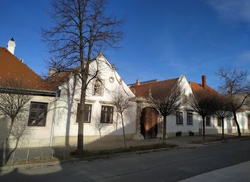 hungary/sopron-region/landmark/ket-mor-haz