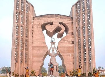 togo/maritime-region/landmark/monument-de-l-independance