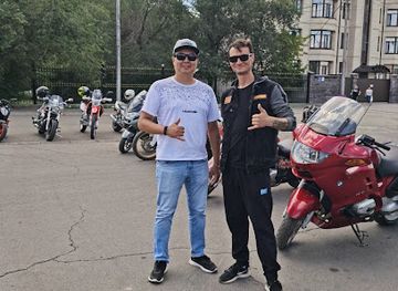 kazakhstan/pavlodar/landmark/ploshchad-pered-rechnym-portom