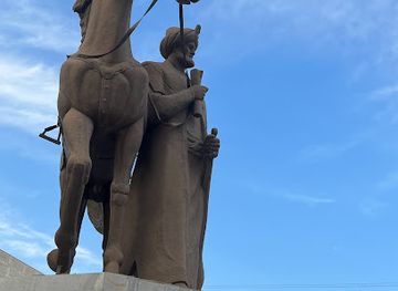 uzbekistan/urgench/landmark/abulgozi-bahodirxon-haykali