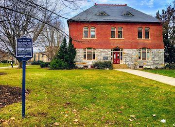 pennsylvania/happy-valley/landmark/old-botany-building