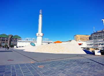 finland/helsinki/kamppi/landmark/narinkka-square