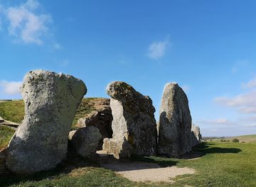 united-kingdom/wiltshire/landmark/west-kennet-long-barrow