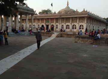 india/ahmedabad/landmark/old-hauz
