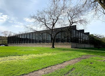 illinois/fox-valley/landmark/s-r-crown-hall-iit-college-of-architecture