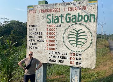 gabon/estuary-province/landmark/equator-sign