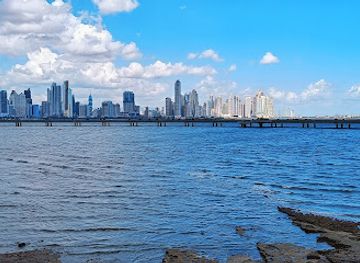 panama/panama-city/punta-pacifica/landmark/paseo-de-las-bovedas