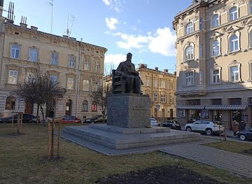 ukraine/lviv/rynok-square/landmark/mykhailo-hrushevskyi-monument