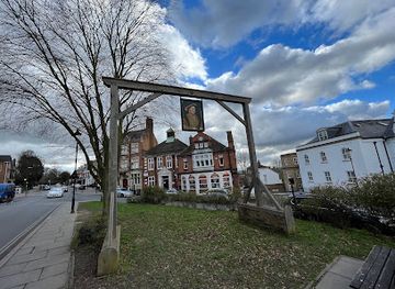 united-kingdom/middlesex/landmark/the-king-s-head-gantry