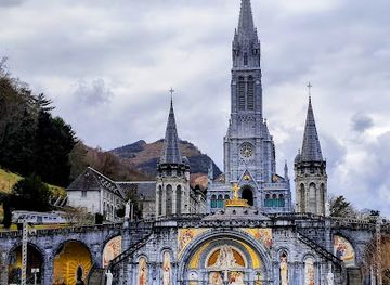 france/lourdes/landmark/basilica-of-the-immaculate-conception