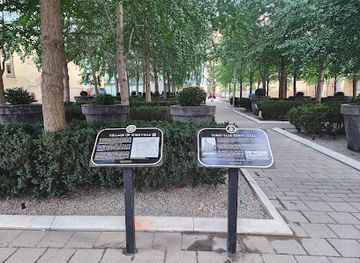 canada/toronto/yorkville/landmark/yorkville-historical-plaques
