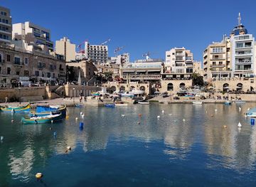 malta/southern-harbour/landmark/st-julian-s-bay