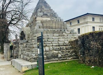 slovenia/central-slovenia/landmark/roman-wall