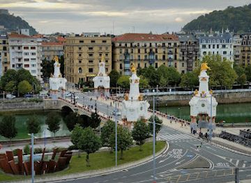 spain/san-sebastian/landmark/maria-kristina-zubia