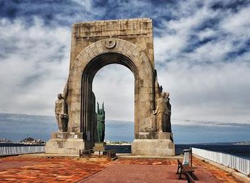 france/marseille/landmark/monument-aux-morts-armee-d-orient-et-terres-lointaines-marseille-7