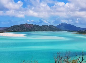 australia/whitsunday-islands/landmark/sailing-whitsundays