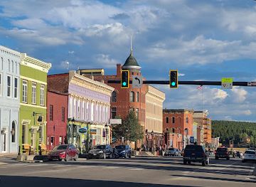 colorado/leadville/landmark/treeline-kitchen
