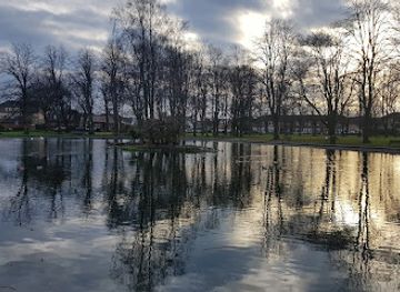 united-kingdom/renfrewshire/landmark/robertson-park